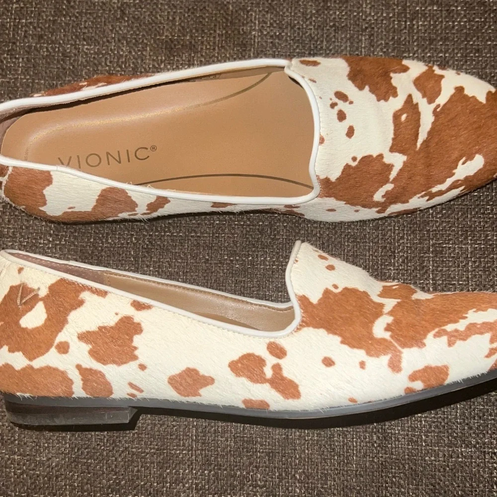 Vionic Brown and White Loafers - Picture 4 of 4